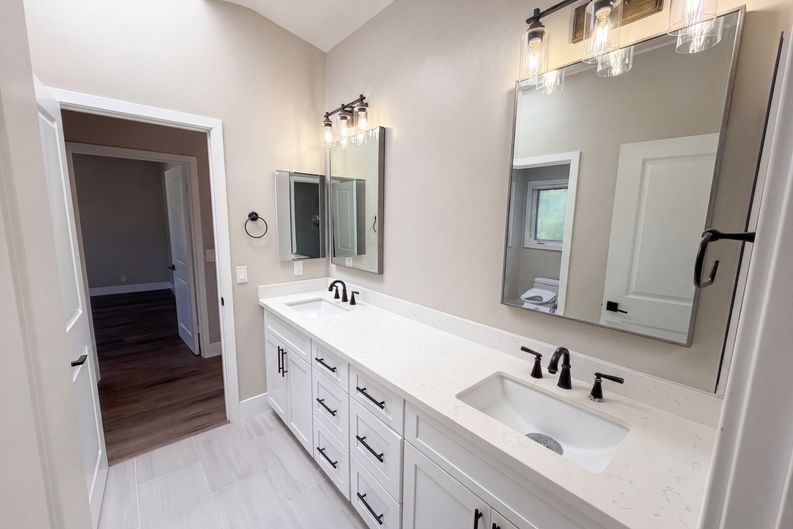 Photo 12 of 42 of 1596 Aldorado Dr, Vista, CA