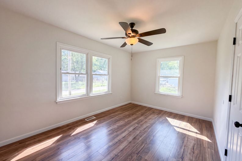 Photo 4 of 16 of 4659 Spring Glen Dr, House Springs, MO