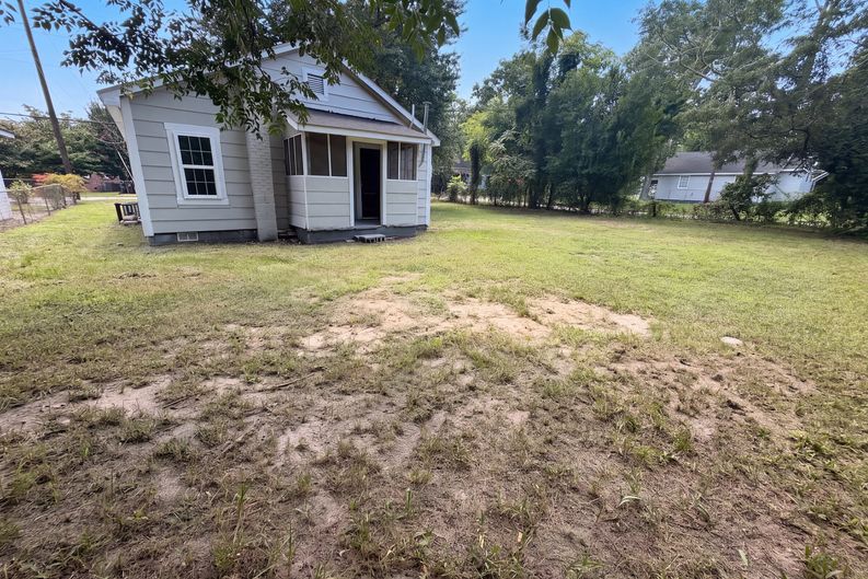 Photo 5 of 18 of 1504 Double Branch Rd, West Columbia, SC