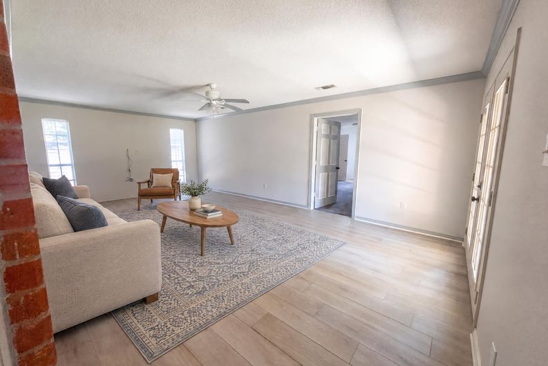 Photo 3 of 24 of 308 N Todd St, Bullard, TX