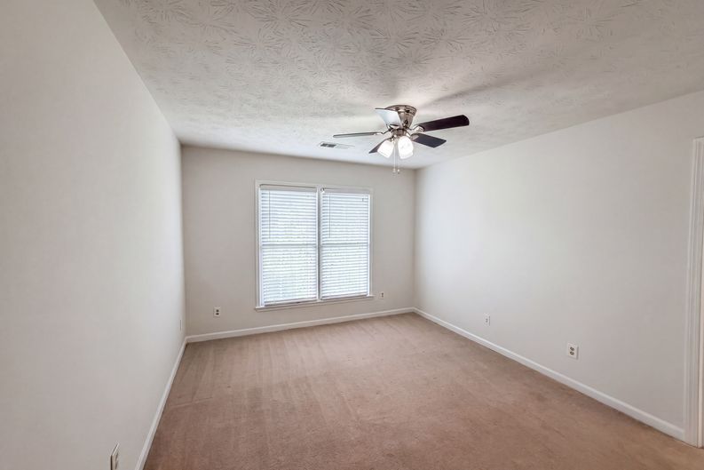 Photo 17 of 26 of 4342 Trotters Way Dr, Snellville, GA