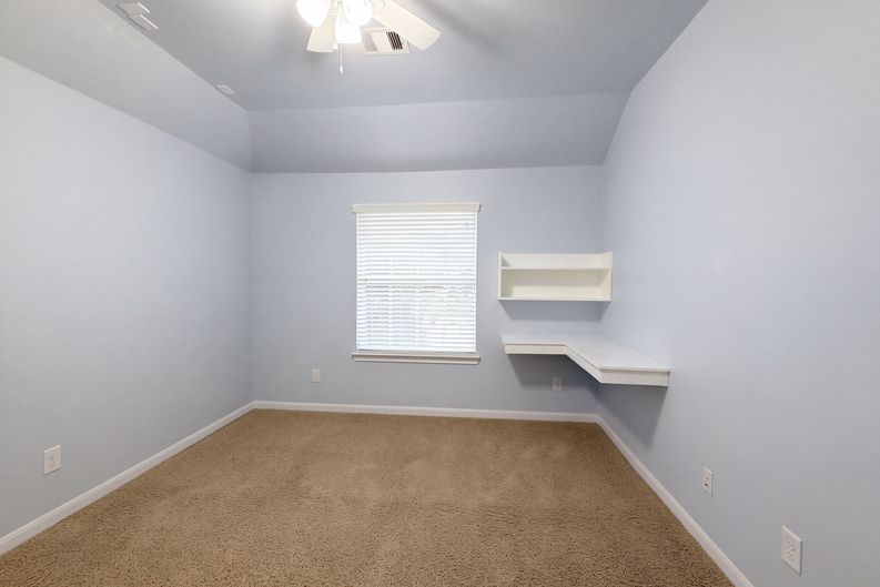 Photo 23 of 40 of 9003 Newcroft Ct, Tomball, TX