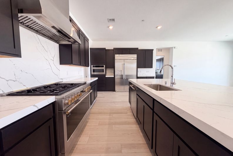 Photo 9 of 32 of 8289 Warbonnet Way, Las Vegas, NV