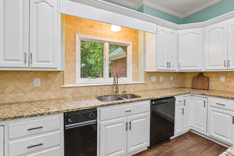 Photo 18 of 79 of 2077 Coolidge Way NW, Acworth, GA