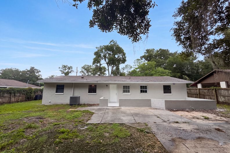 Photo 5 of 26 of 6520 NW 61st Ct, Ocala, FL