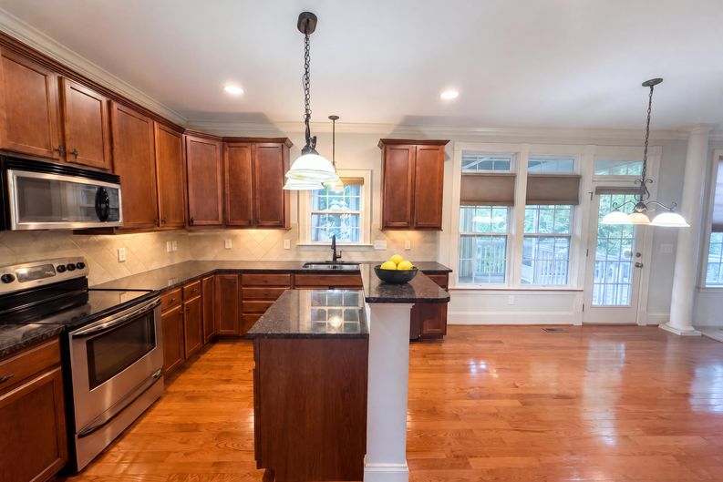 Photo 7 of 47 of 101 Gillyweed Ct, Holly Springs, NC
