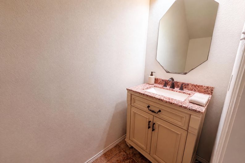 Photo 15 of 18 of 4038 Golden Rod Dr, Forney, TX