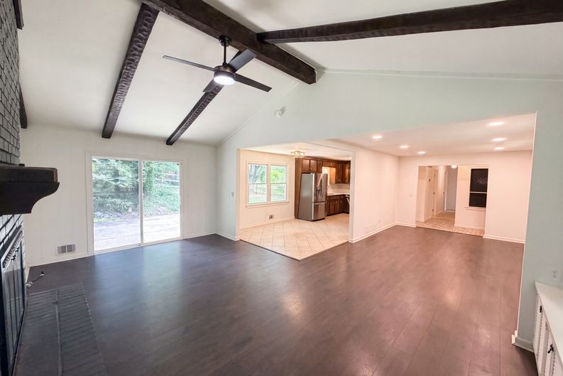 Photo 7 of 21 of 509 Spring Park Dr, Canton, GA