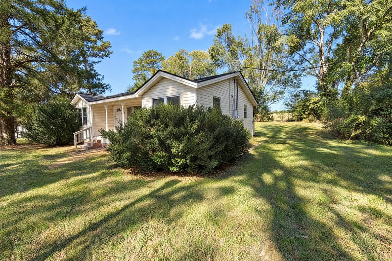 Photo 18 of 22 of 755 Commerce Rd, Jefferson, GA