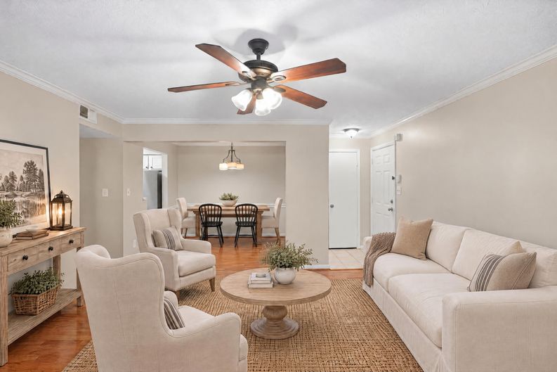 Photo 13 of 30 of 5145 Roswell Rd, Sandy Springs, GA
