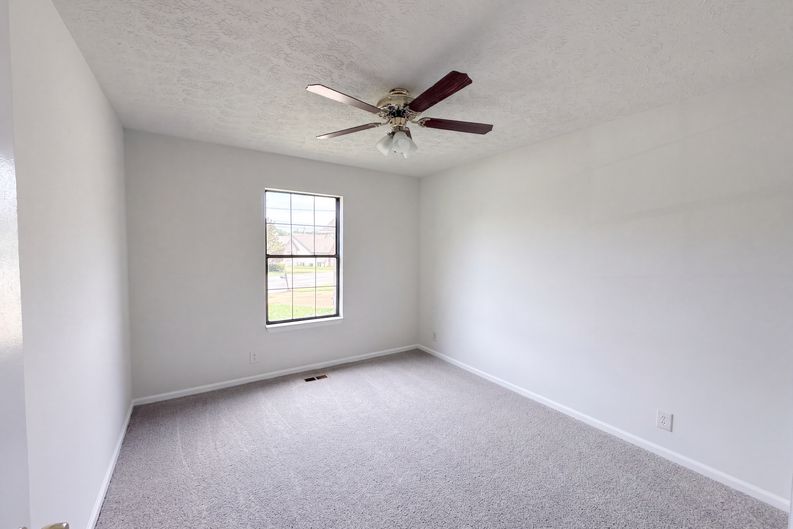 Photo 8 of 16 of 3441 Bridgeton Cv, Antioch, TN