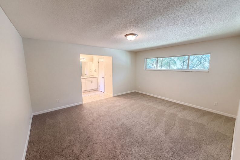 Photo 4 of 31 of 208 Robin Rd, Altamonte Springs, FL