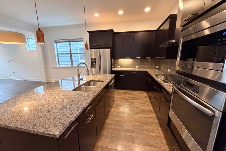 Photo 9 of 33 of 11466 E 27th Ave, Denver, CO