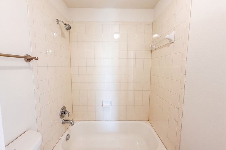 Photo 22 of 31 of 1402 Stone Oak Ct, Cedar Hill, TX
