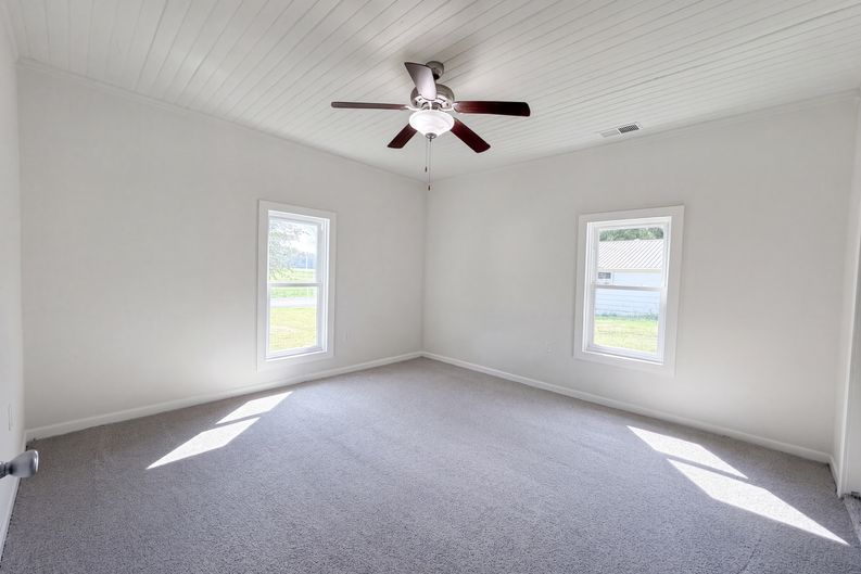 Photo 4 of 13 of 2545 W Mount Vernon Rd, Bethpage, TN