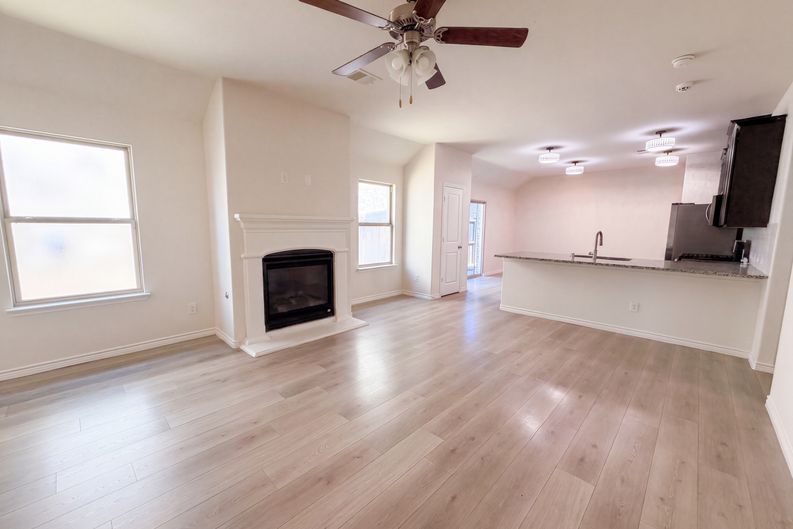 Photo 8 of 16 of 5558 Yarborough Dr, Forney, TX