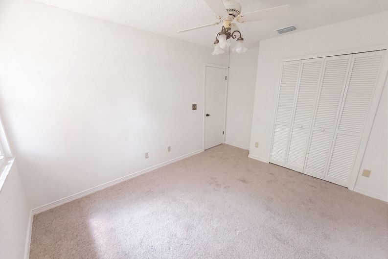 Photo 15 of 30 of 3123 SE Quanset Cir, Stuart, FL