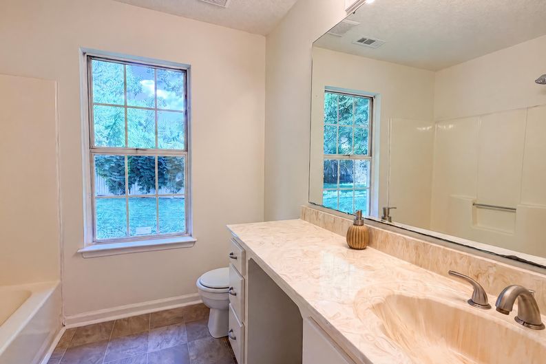Photo 15 of 17 of 6223 Sunbridge Ct, Charlotte, NC