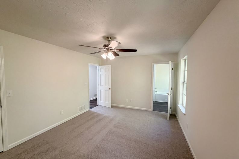 Photo 4 of 23 of 416 Busby Ln, Winder, GA