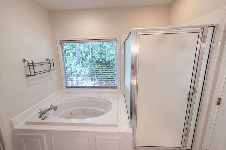 Photo 12 of 20 of 940 Cider Ridge Ct, Clarkesville, GA