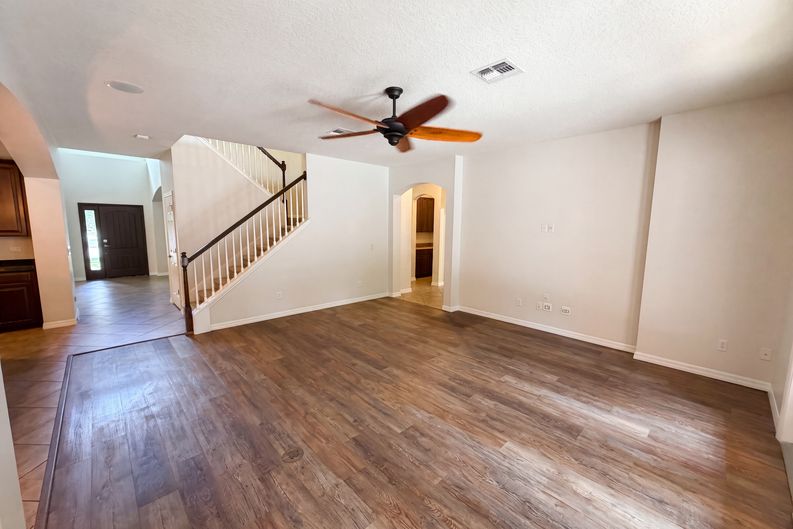 Photo 8 of 46 of 280 Chandler Cir, Oviedo, FL