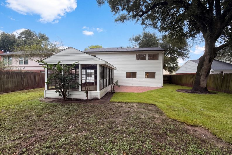 Photo 5 of 29 of 1319 Briarmead Dr, Richmond, TX