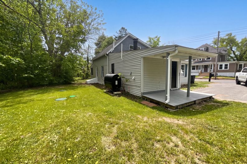 Photo 19 of 22 of 361 Tremont St, Taunton, MA