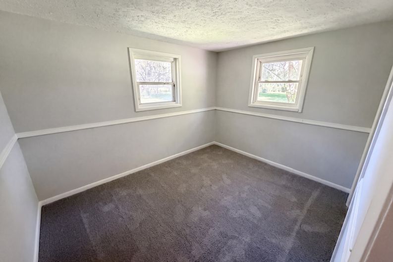 Photo 14 of 19 of 2434 W 67th St, Indianapolis, IN