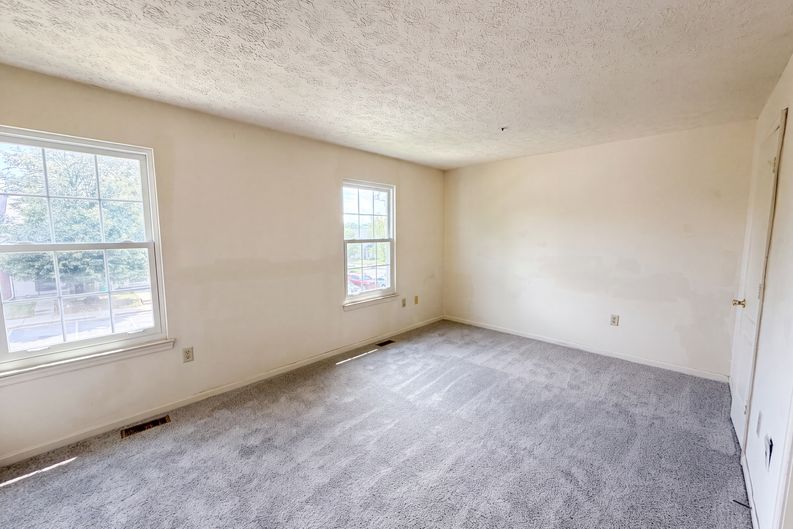 Photo 4 of 17 of 2726 Crestwick Pl, District Heights, MD