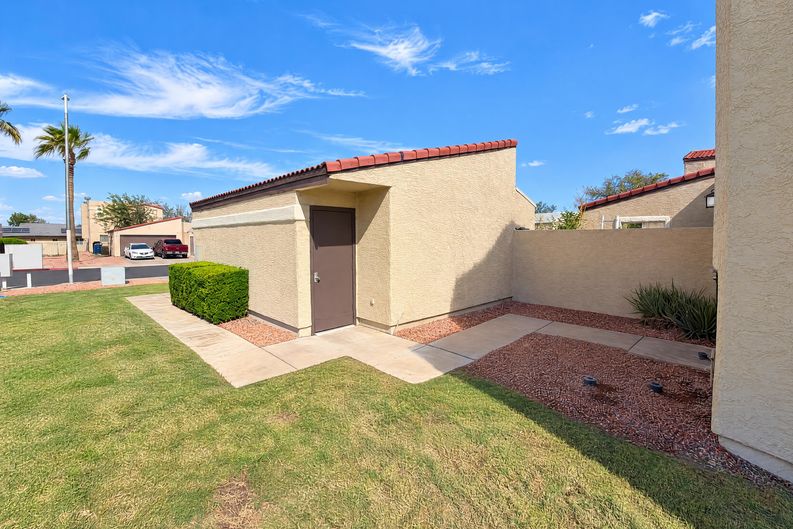 Photo 3 of 28 of 431 E Pecan Rd, Phoenix, AZ