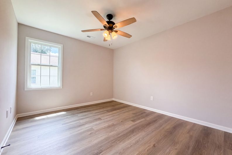 Photo 12 of 19 of 702 S Fayetteville Ave, Dunn, NC