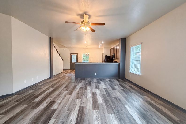 Photo 7 of 22 of 18664 Legend Oaks Dr, Magnolia, TX