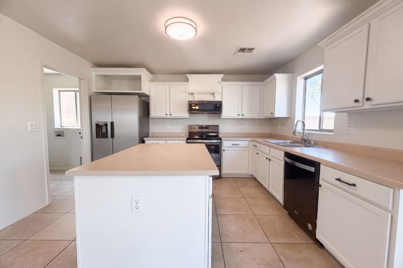 Photo 15 of 19 of 544 E Christopher St, San Tan Valley, AZ