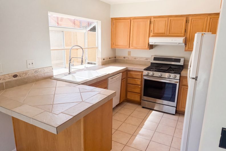 Photo 9 of 17 of 961 Verona Ave, San Jacinto, CA