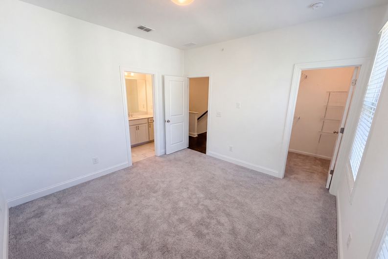 Photo 11 of 35 of 415 Olmstead Way, Alpharetta, GA