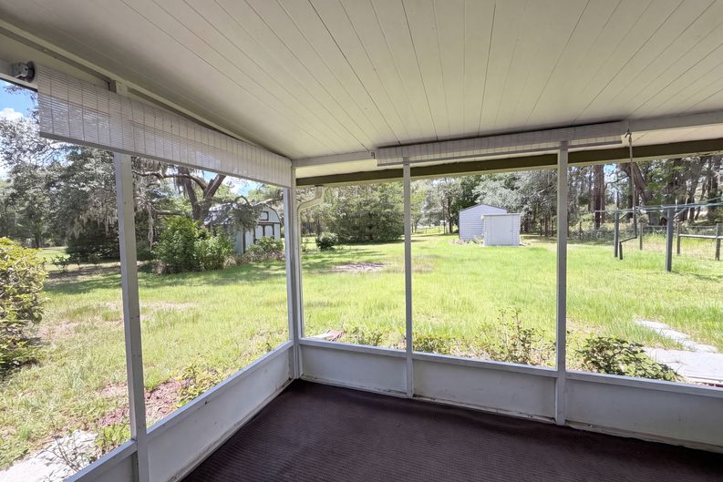 Photo 19 of 21 of 1870 SW Valencia Heights Ave, Dunnellon, FL