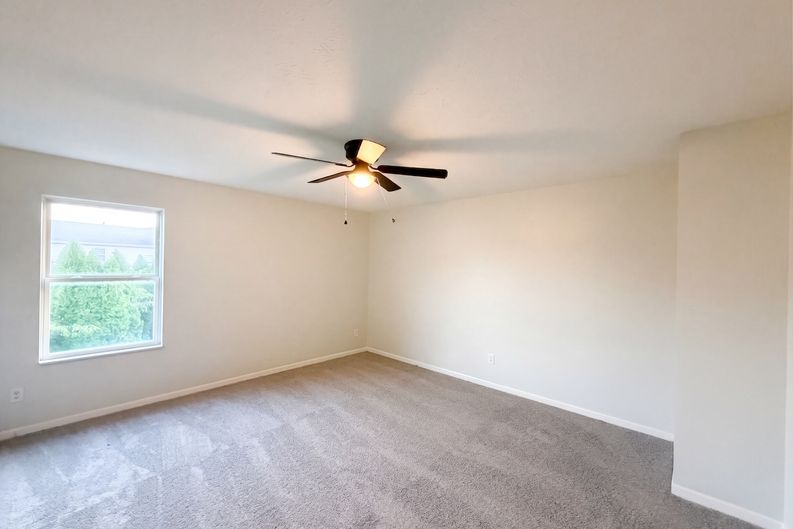 Photo 15 of 23 of 10605 Dunes Ct, Indianapolis, IN