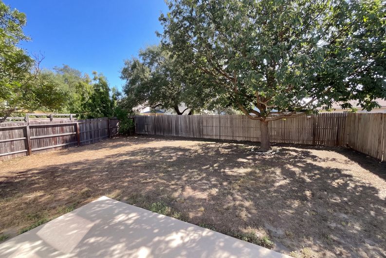 Photo 10 of 11 of 10914 Rivera Cv, San Antonio, TX