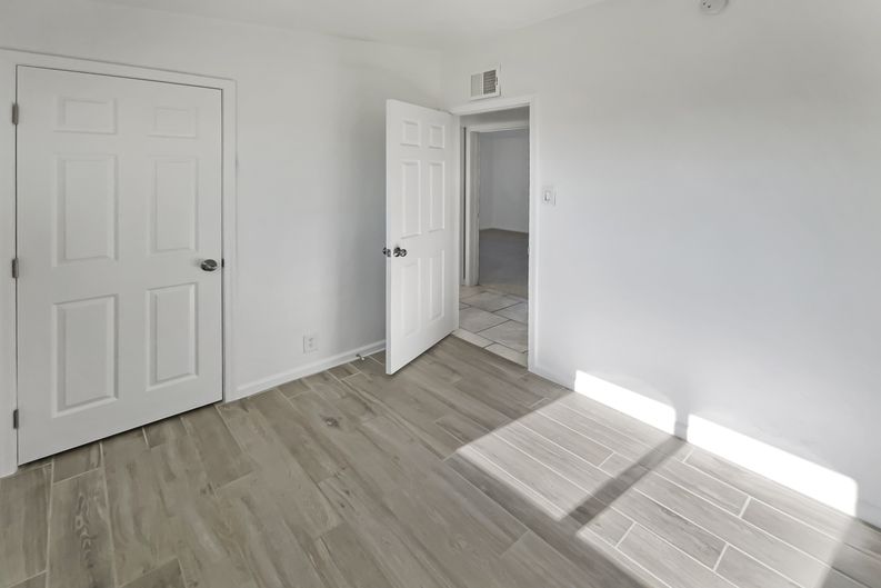 Photo 16 of 17 of 802 W Tipton Dr, Tucson, AZ