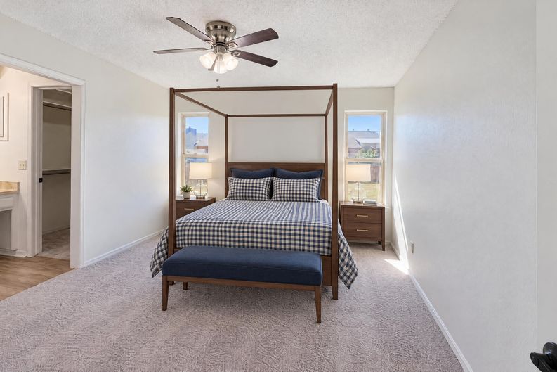 Photo 4 of 33 of 2120 Lazy Brook Trl, Edmond, OK