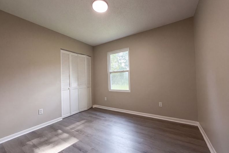 Photo 8 of 16 of 1549 Bingham Dr, Fayetteville, NC