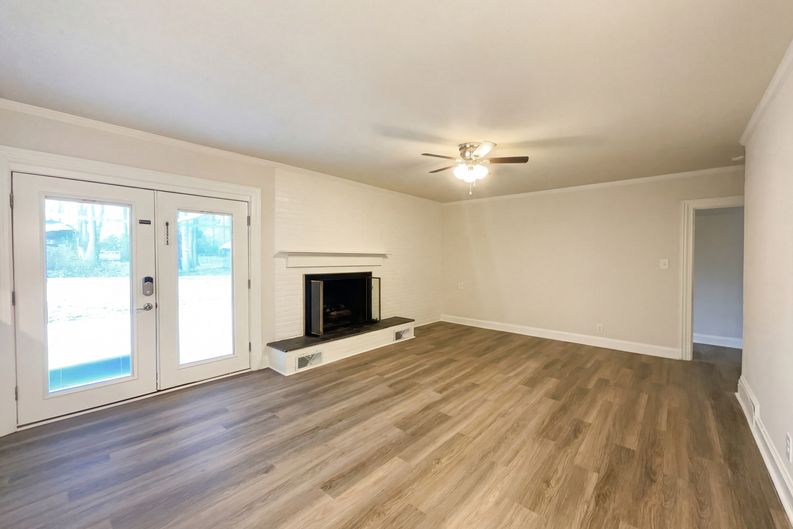 Photo 15 of 21 of 207 Gleneagles Rd E, Statesville, NC