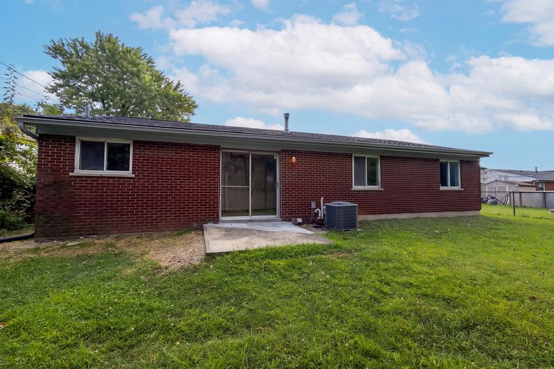 Photo 5 of 23 of 12157 Hitchcock Dr, Cincinnati, OH