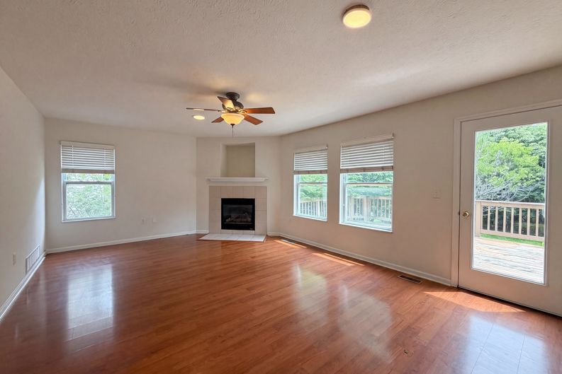 Photo 13 of 51 of 7966 Lazelle Woods Dr, Westerville, OH