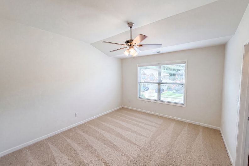 Photo 31 of 51 of 1481 Azalea Brook Dr, Lawrenceville, GA