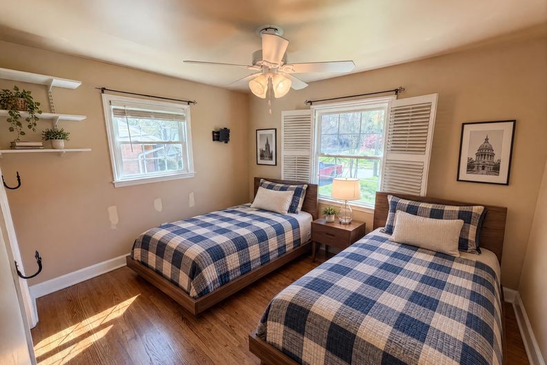 Photo 12 of 24 of 6621 Starcrest Dr, Charlotte, NC