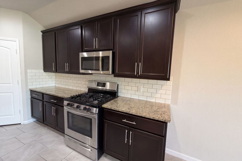 Photo 20 of 24 of 8322 Oakleaf Meadow Ct, Rosharon, TX