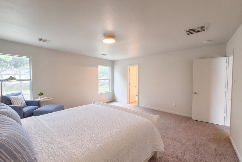 Photo 12 of 49 of 15515 Hollow Cypress Ct, Houston, TX