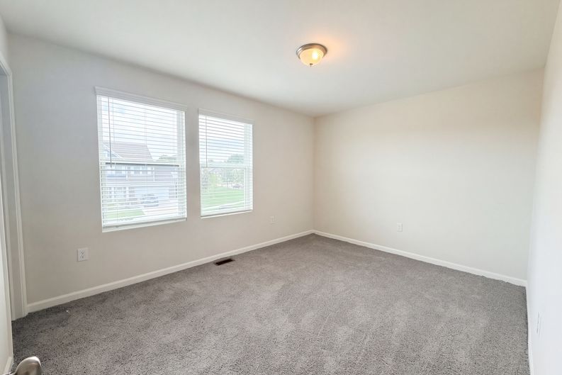 Photo 9 of 22 of 10103 Lakeview Dr, Taylor, MI