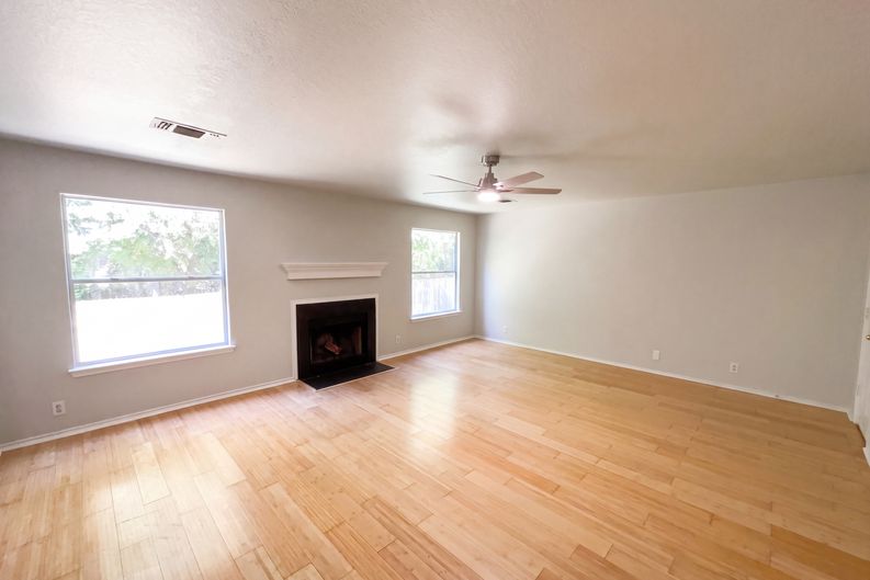 Photo 3 of 24 of 10155 Cedarcliff, San Antonio, TX